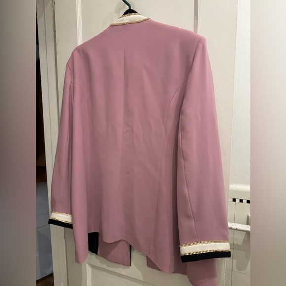 MODEST BLAZER made in Lebanon - Picture 2 of 6